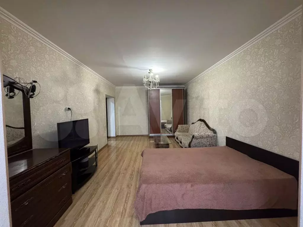 1-к. квартира, 45 м, 1/9 эт. - Фото 1