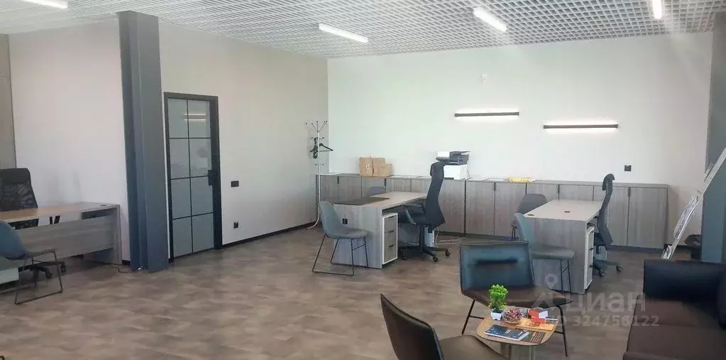 Офис в Санкт-Петербург, Санкт-Петербург, Петергоф ул. Новые Заводы, ... - Фото 1