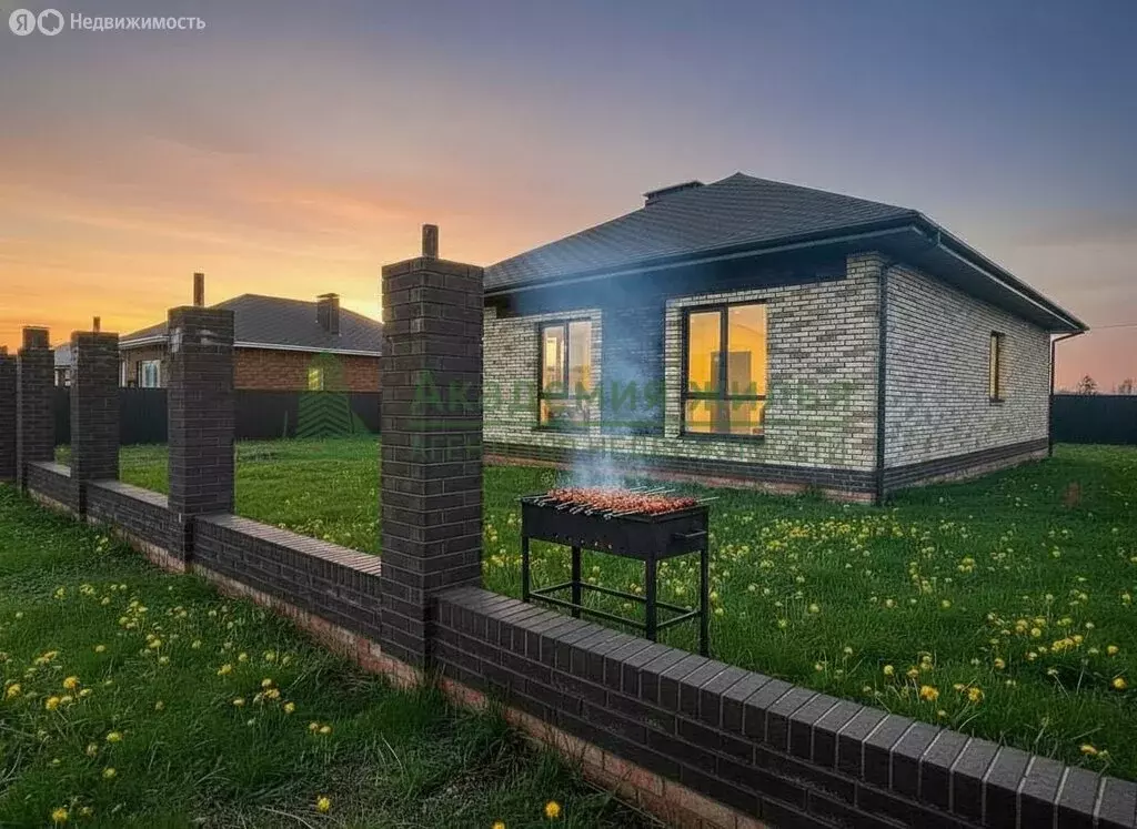 Дом в Саратовская область, Энгельс (100 м) - Фото 1