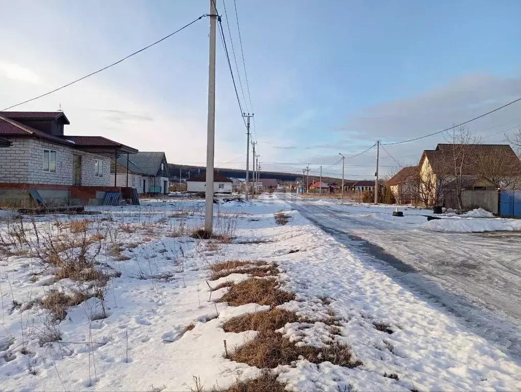 Участок в Белгородская область, Новооскольский муниципальный округ, с. ... - Фото 1