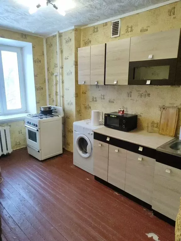 1-к кв. Ленинградская область, Кириши ул. Строителей, 10 (30.0 м) - Фото 1