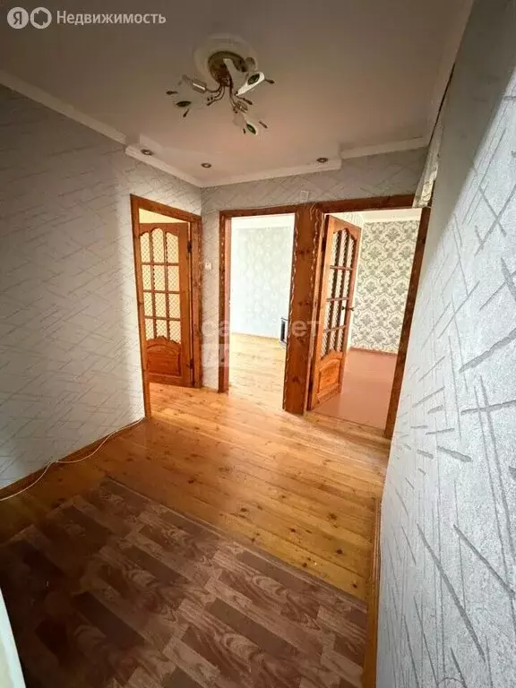 3-комнатная квартира: город Кизилюрт, улица Гамзата Цадаса, 42 (63 м) - Фото 1