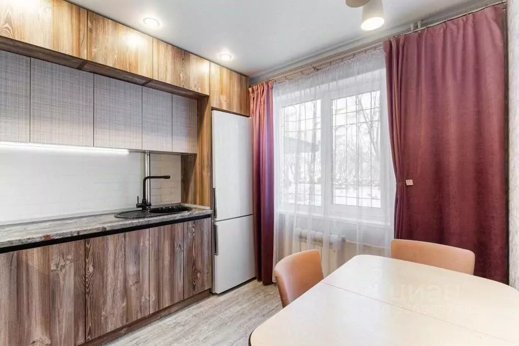 3-к кв. Омская область, Омск ул. 3-я Молодежная, 59 (63.0 м) - Фото 0