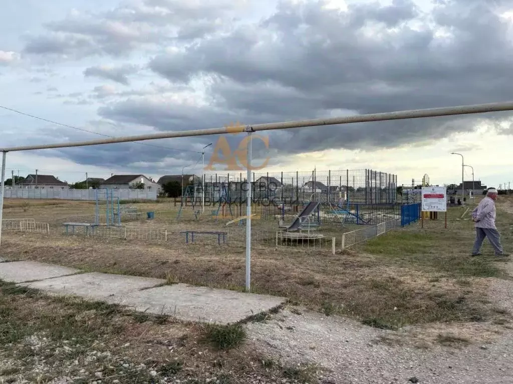 Участок в Крым, Кировское пгт ул. Азатлык, 37 (10.0 сот.) - Фото 2