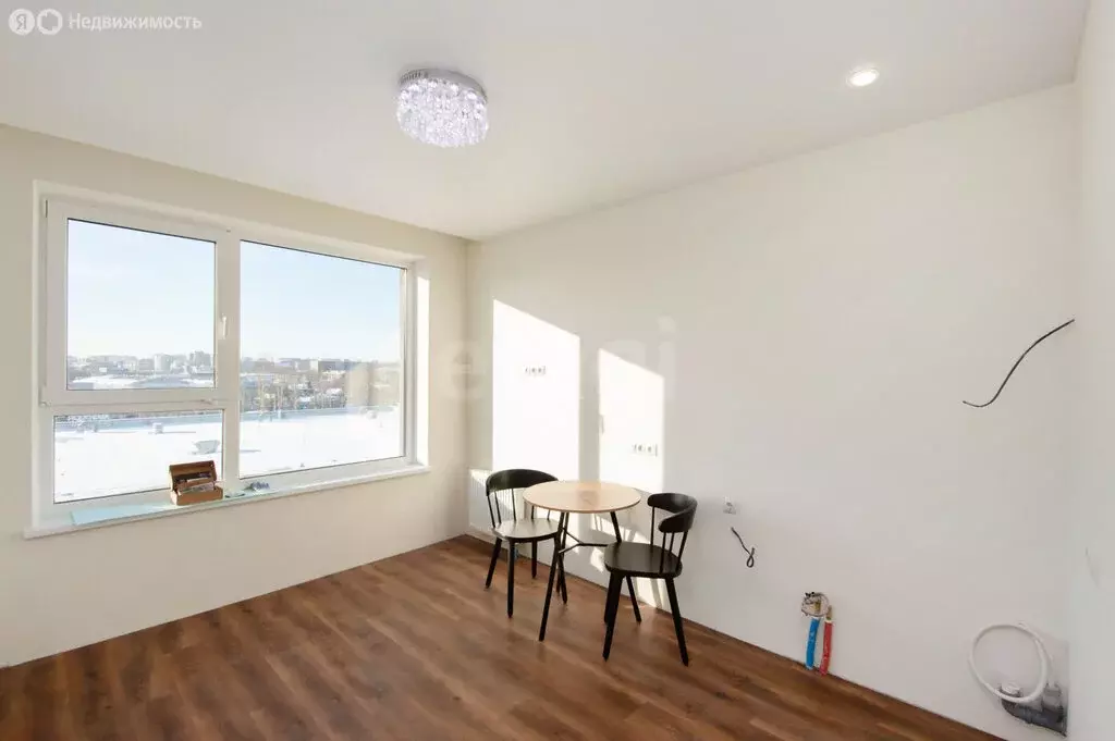 Квартира-студия: Тюмень, улица Республики, 205к1 (20 м) - Фото 2