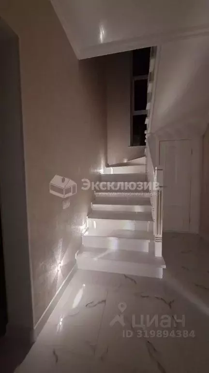 Дом в Тюменская область, Тюмень проезд Футбольный (163 м) - Фото 1