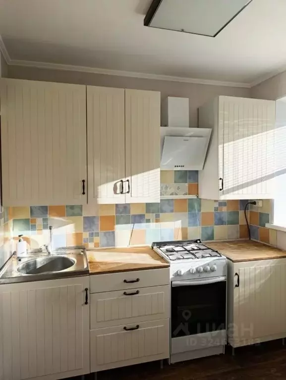 1-к кв. Омская область, Омск просп. Космический, 16 (30.1 м) - Фото 1