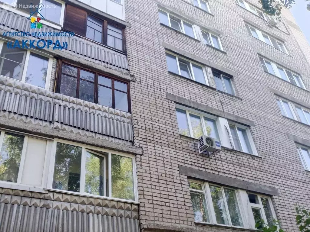 4-комнатная квартира: Барнаул, улица Сухэ-Батора, 14 (78.8 м) - Фото 1