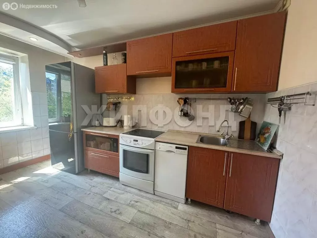 4-комнатная квартира: Абакан, проспект Дружбы Народов, 46 (92 м) - Фото 0