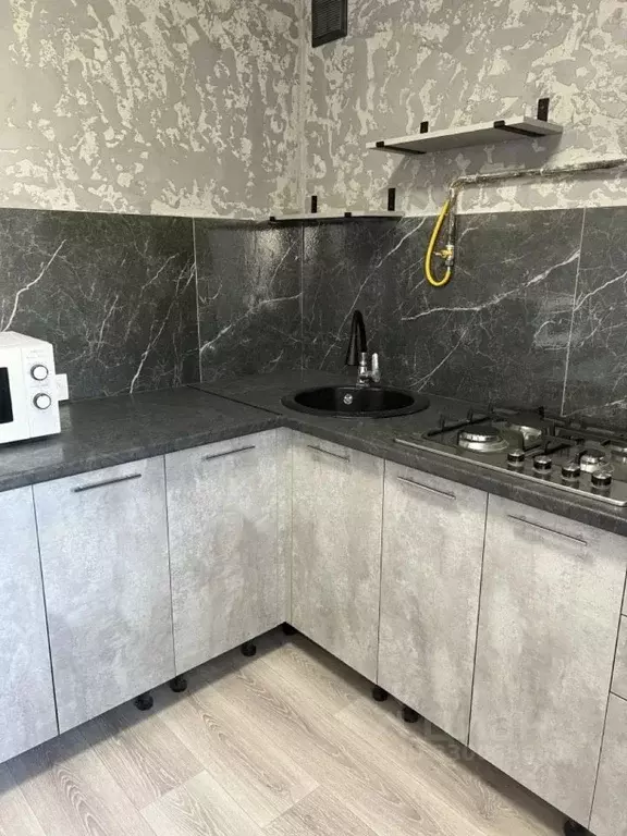 2-к кв. Крым, Симферополь ул. Залесская, 81 (50.0 м) - Фото 1