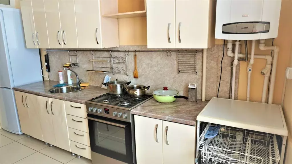 4-к кв. Астраханская область, Астрахань ул. Свердлова, 53 (180.0 м) - Фото 1