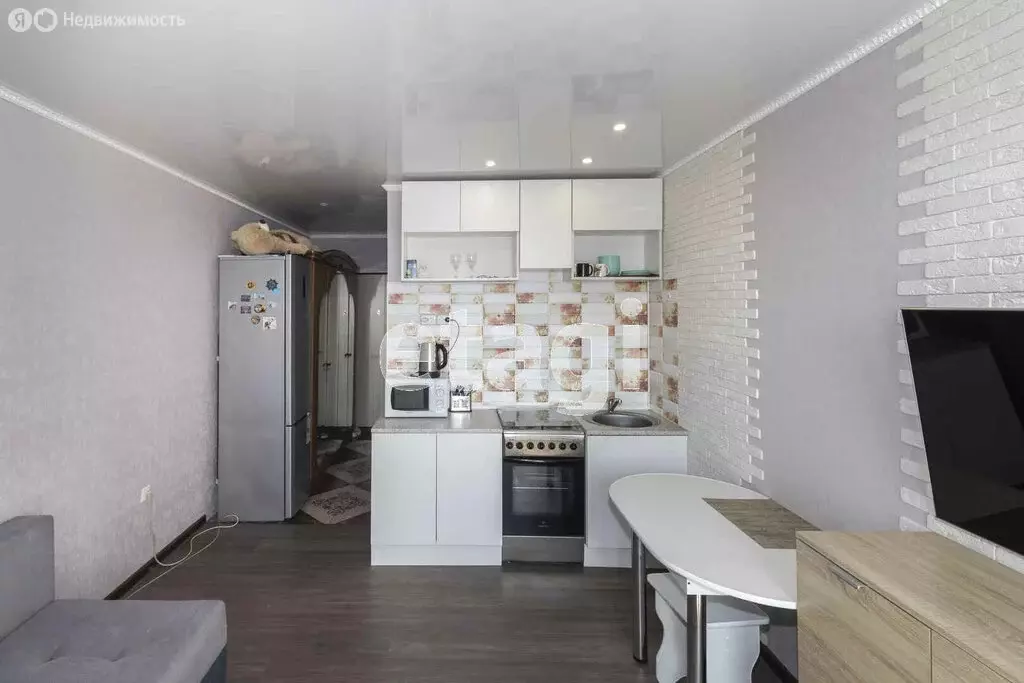 Квартира-студия: Тюмень, улица Тимофея Чаркова, 28 (20.9 м) - Фото 1