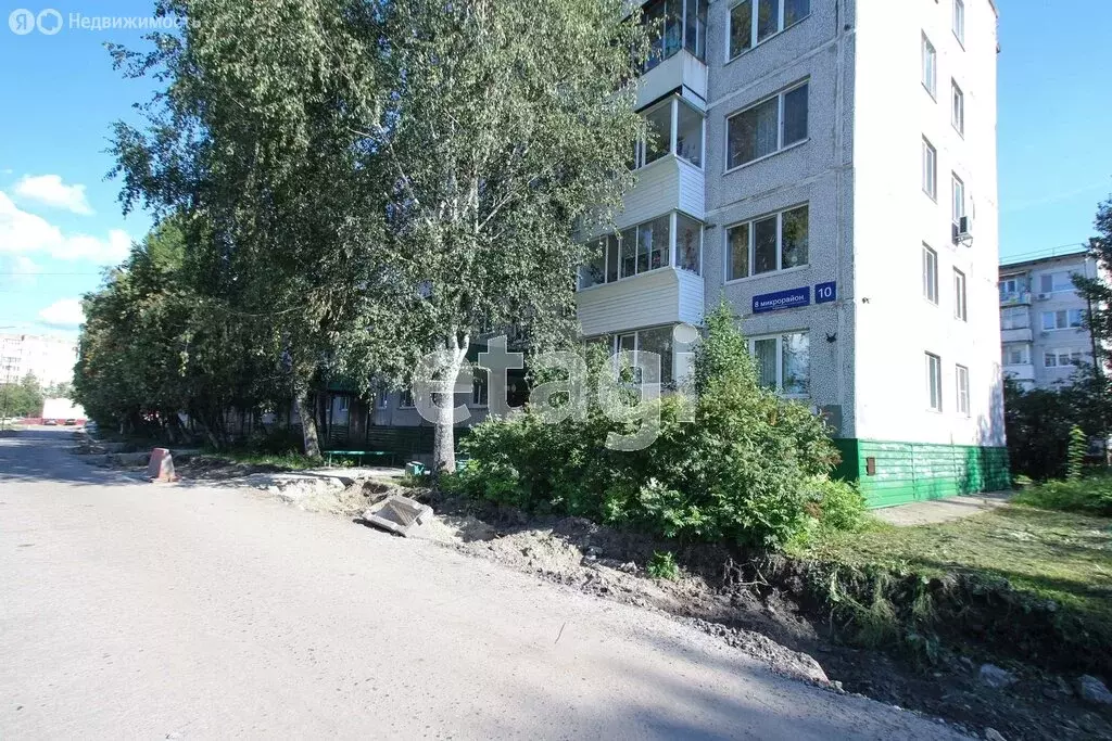 2-комнатная квартира: Тобольск, 8-й микрорайон, 10 (48.2 м) - Фото 1