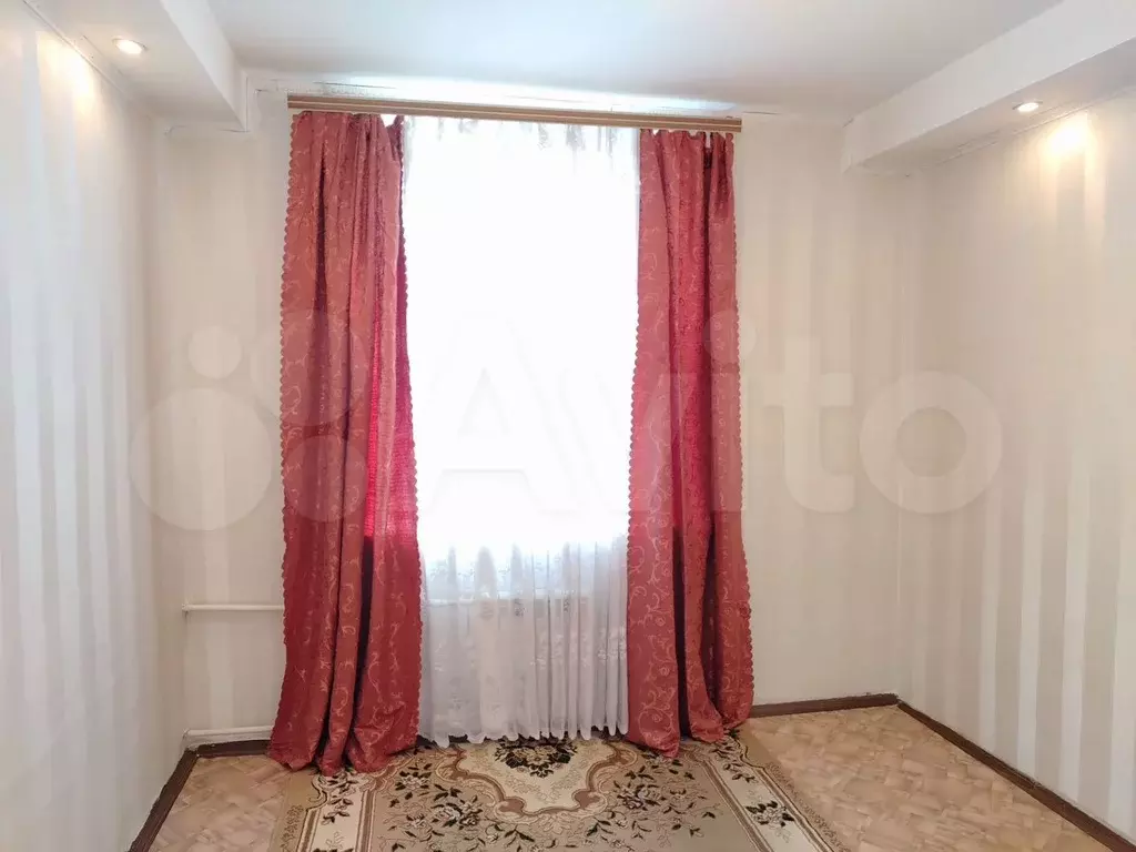 Комната 18 м в 4-к., 2/3 эт. - Фото 1
