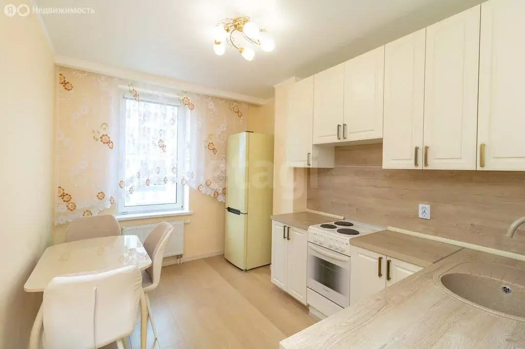 2-комнатная квартира: Тюмень, улица Ветеранов Труда, 9Ак2 (55.5 м) - Фото 2