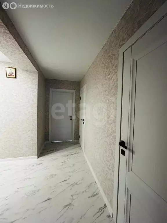 2-комнатная квартира: Тюмень, улица Бориса Прудаева, 4 (68 м) - Фото 1