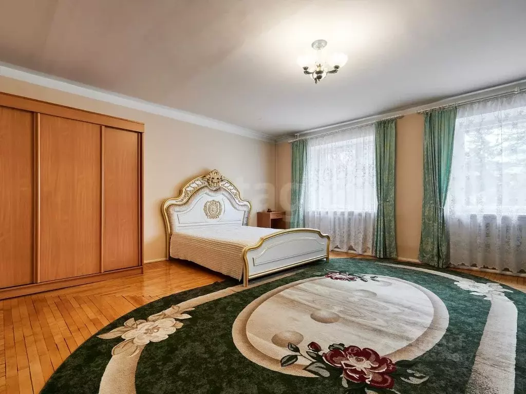 3-к кв. Ставропольский край, Кисловодск ул. Жуковского (164.6 м) - Фото 1