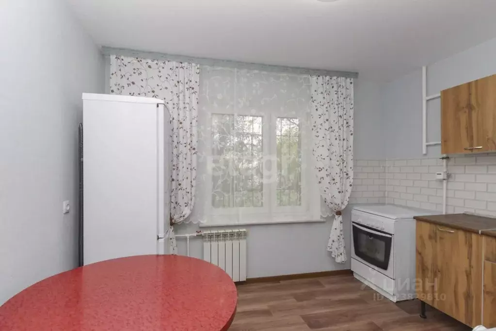 1-к кв. Омская область, Омск Волгоградская ул., 32 (37.7 м) - Фото 1