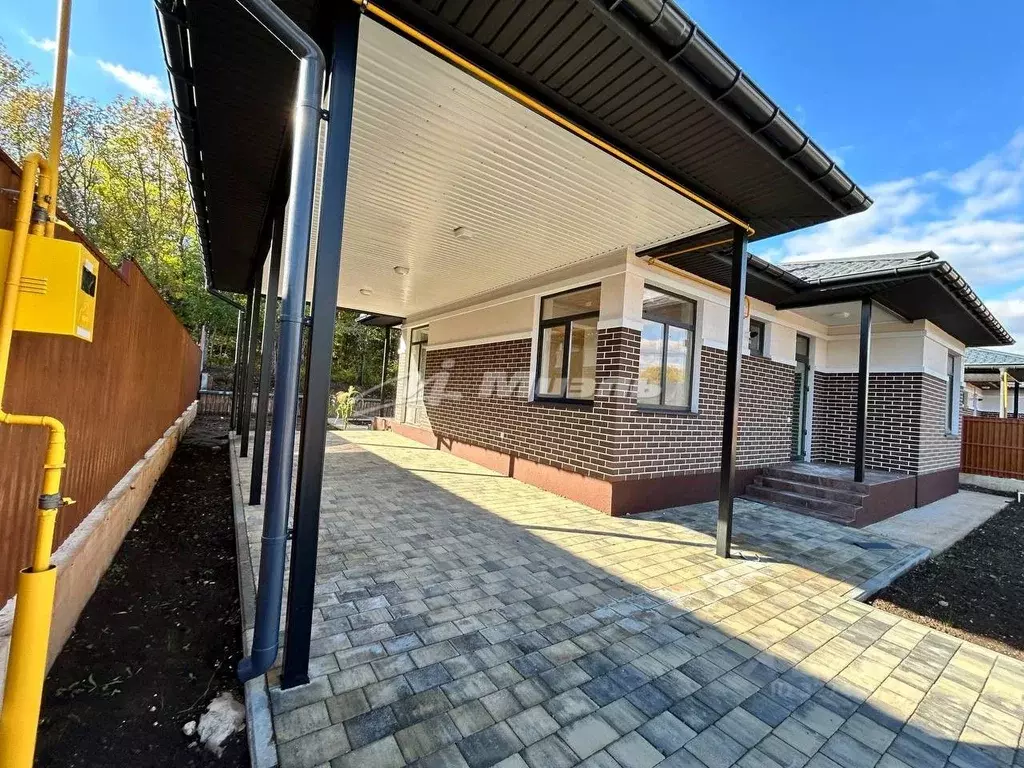 Дом в Крым, Симферопольский район, Добровское с/пос, с. Краснолесье  ... - Фото 1