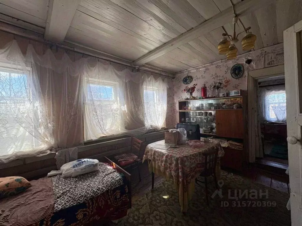 Дом в Ульяновская область, Новомалыклинский район, Среднесантимирское ... - Фото 1