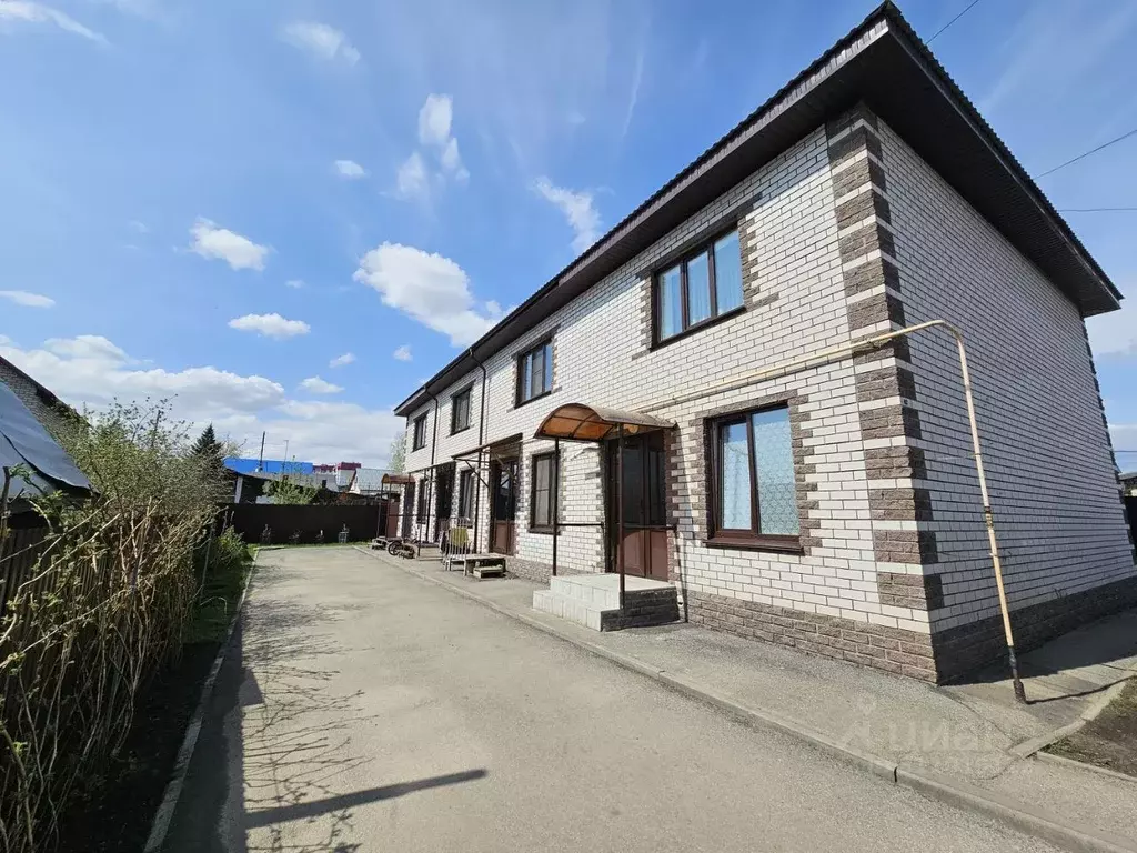 Таунхаус в Алтайский край, Барнаул ул. 42-й Краснознаменной Бригады, ... - Фото 1