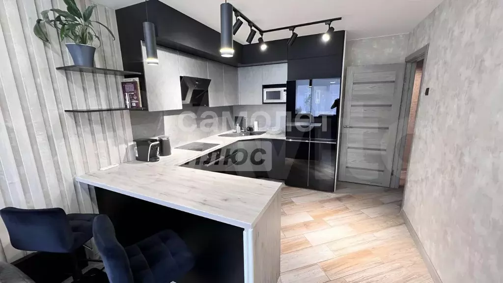 3-к. квартира, 65 м, 4/10 эт. - Фото 0