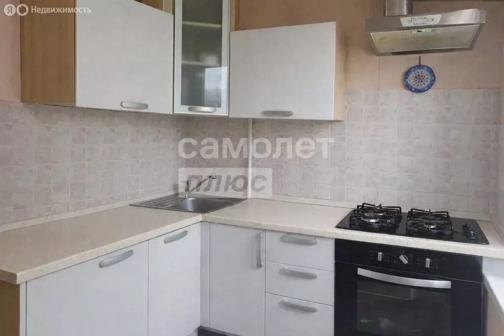 3-комнатная квартира: Уфа, улица Степана Халтурина, 45 (50.4 м) - Фото 2