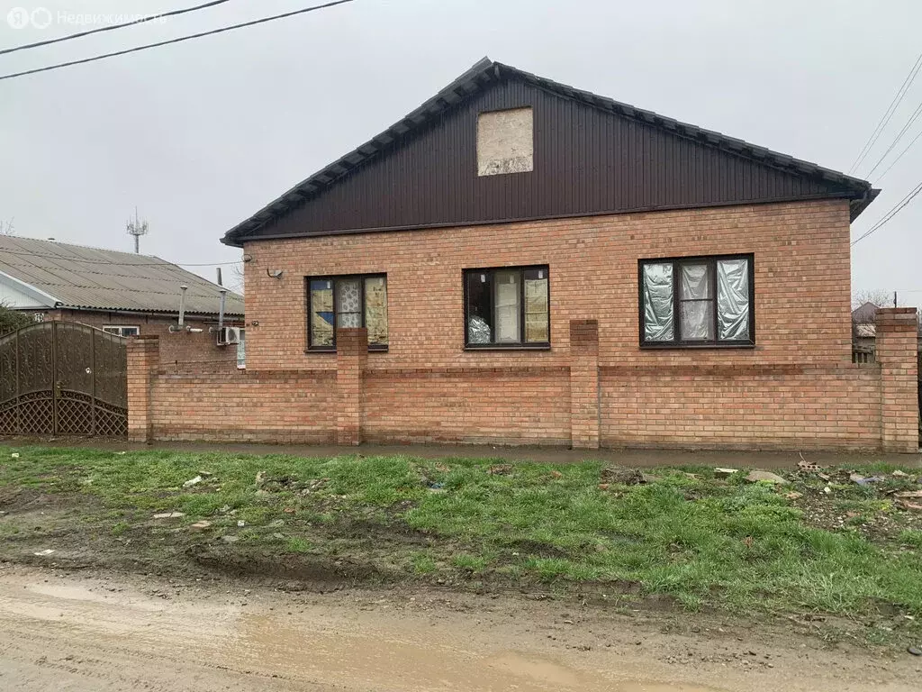Дом в Сальск, улица Курышко, 68 (180 м) - Фото 1