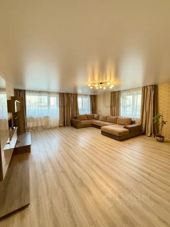 3-к кв. Свердловская область, Екатеринбург ул. Викулова, 63к1 (109.0 ... - Фото 0