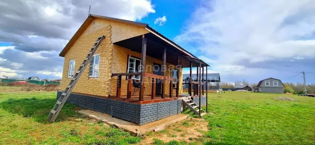 Дом в Новгородская область, Новгородский район, Ракомское с/пос, д. ... - Фото 1