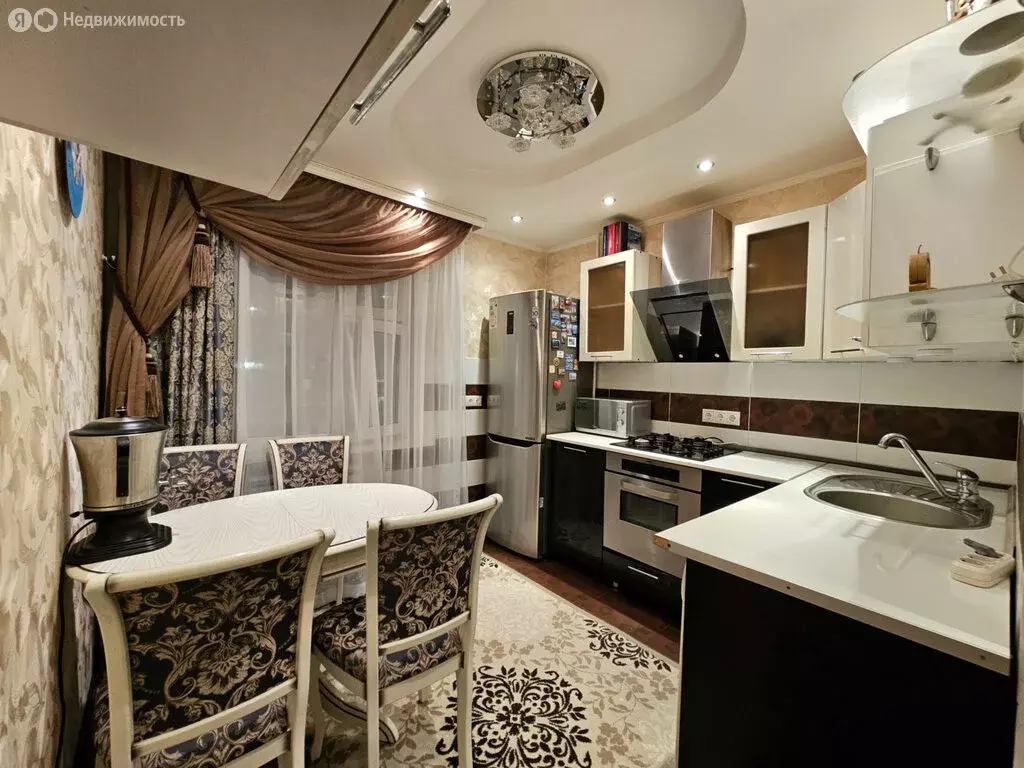 3-комнатная квартира: Новый Уренгой, район Северная Жилая Часть, ... - Фото 2