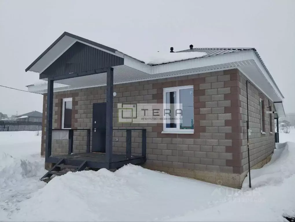 Дом в Башкортостан, Иглинский сельсовет, с. Иглино ул. Астраханцева ... - Фото 1