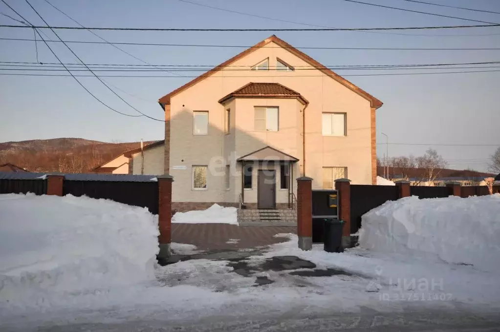 Дом в Сахалинская область, Южно-Сахалинск Еланский проезд, 19 (242 м) - Фото 1