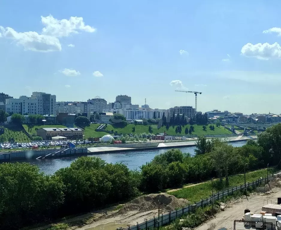 2-к кв. Тюменская область, Тюмень ул. Защитников Отечества, 30 (60.3 ... - Фото 0
