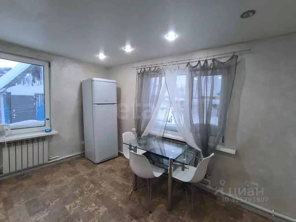 Дом в Ямало-Ненецкий АО, Тарко-Сале Пуровский район, ул. Авиаторов, 1 ... - Фото 1