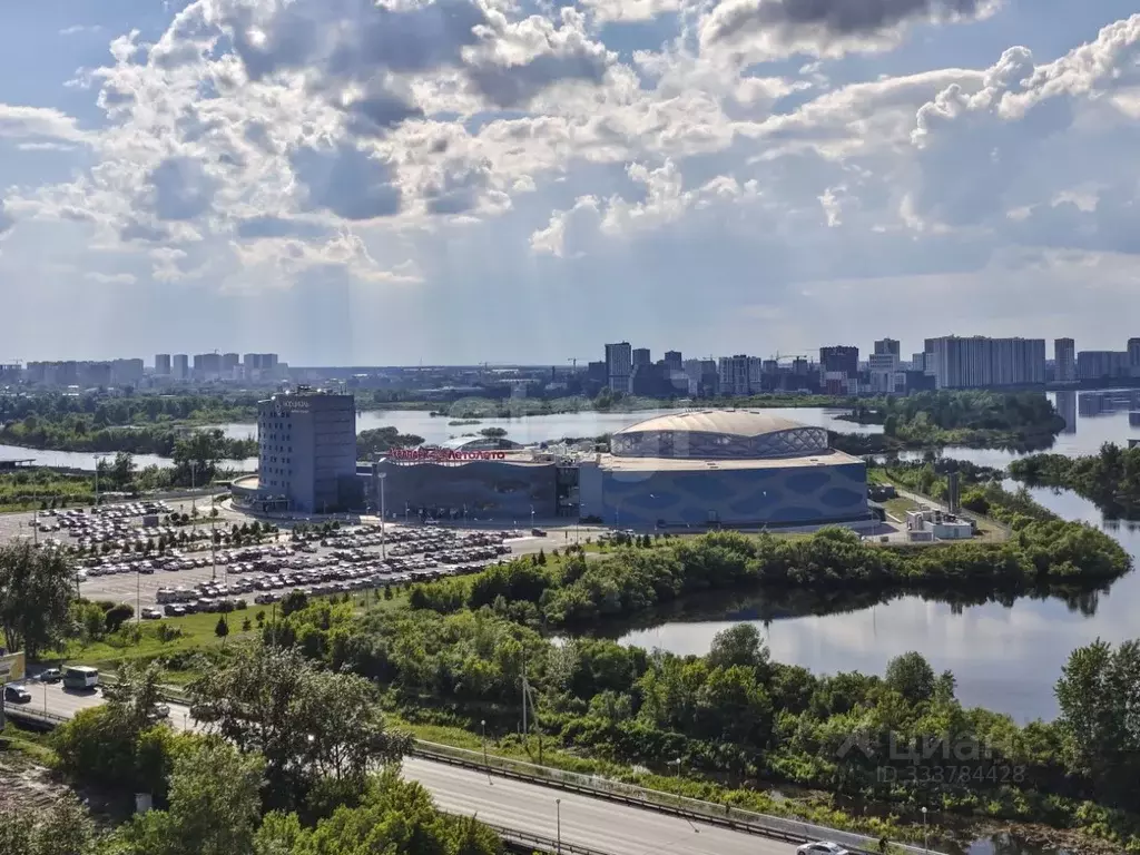2-к кв. Тюменская область, Тюмень Солнечный проезд, 3 (81.8 м) - Фото 1