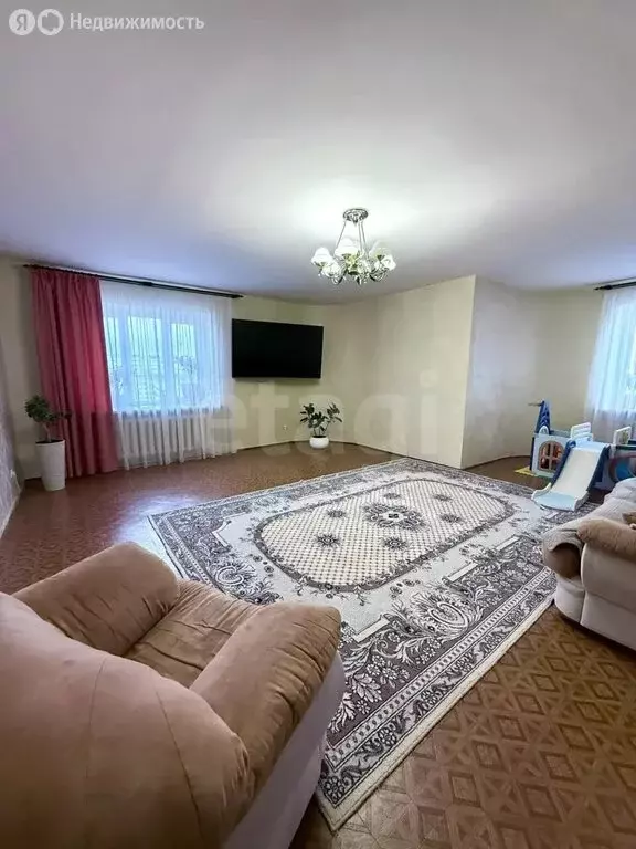 4-комнатная квартира: Альметьевск, улица 8 Марта, 12А (121 м) - Фото 1