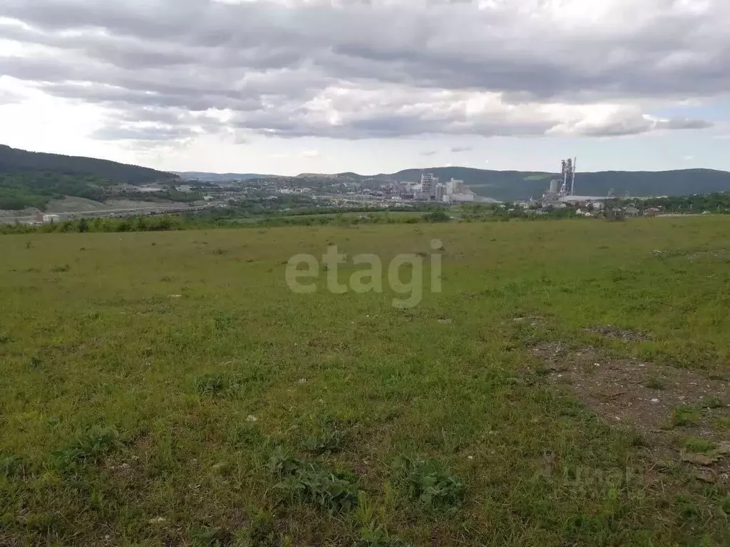 Участок в Краснодарский край, Новороссийск  (109.98 сот.) - Фото 1