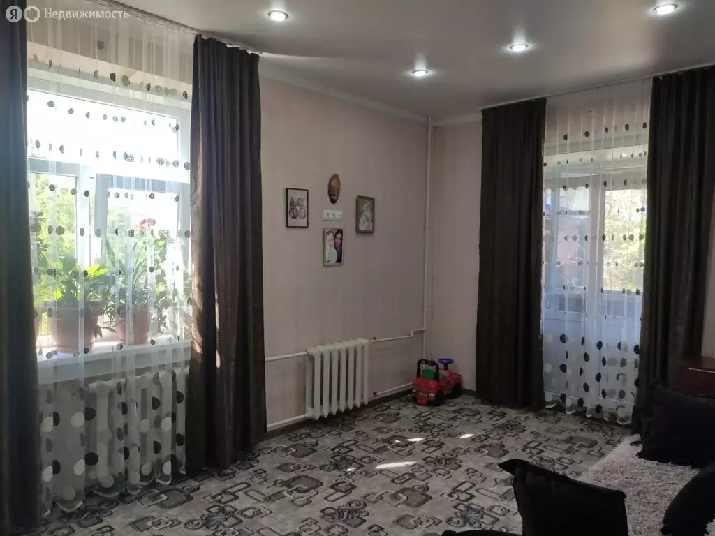 3-комнатная квартира: посёлок городского типа Ахтырский, улица ... - Фото 1