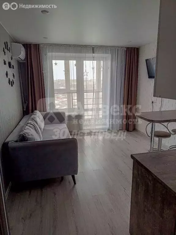 Квартира-студия: Тюмень, улица Тимофея Чаркова, 28 (20.8 м) - Фото 1