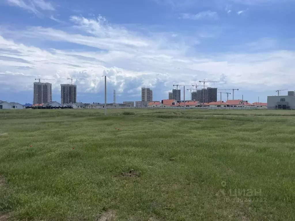 Участок в Крым, Сакский район, с. Уютное  (5.5 сот.) - Фото 1