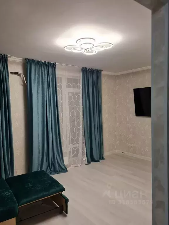 2-к кв. Тюменская область, Тюмень Профсоюзная ул., 61 (70.0 м) - Фото 1