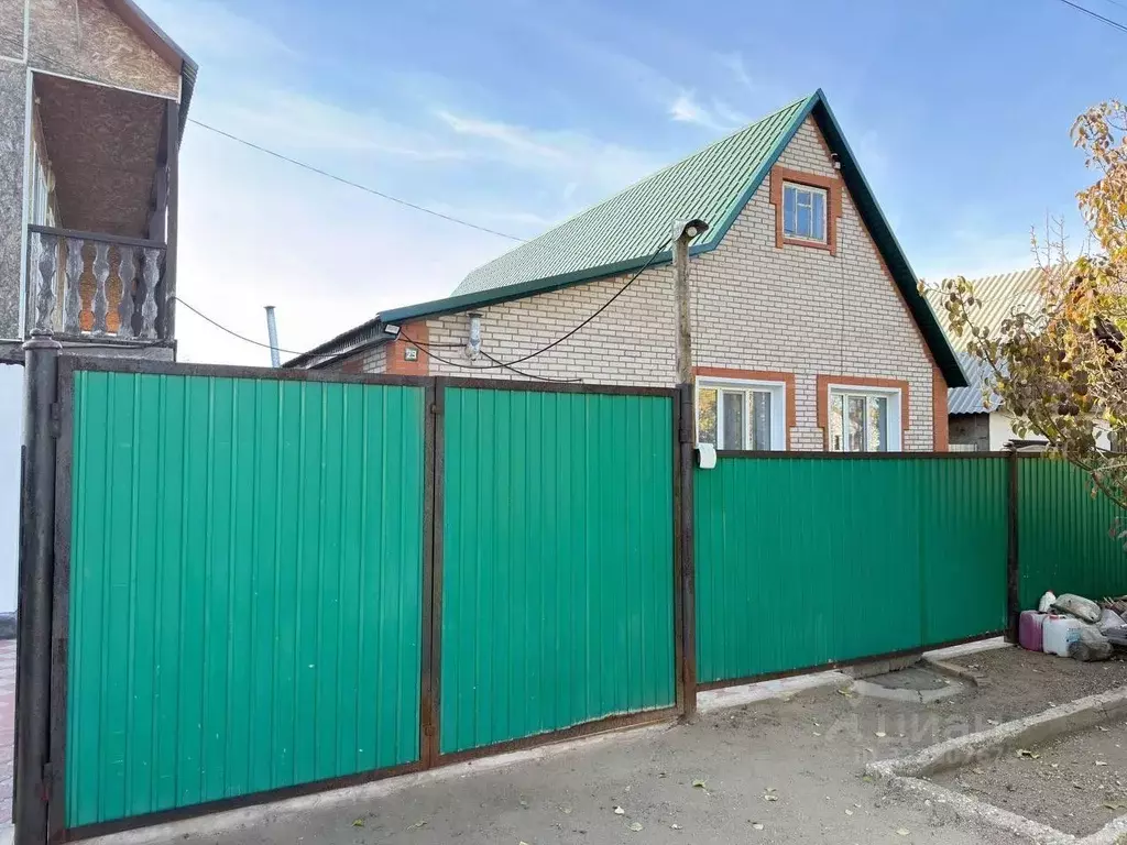 Дом в Оренбургская область, Соль-Илецк Архитектурная ул., 29 (100 м) - Фото 1