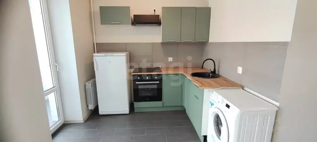 Студия Брянская область, Брянск ул. Братьев Ткачевых, 17 (28.1 м) - Фото 1