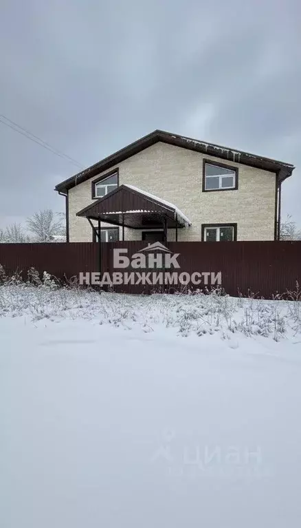 Дом в Саратовская область, Балаковский район, с. Подсосенки  (200 м) - Фото 1