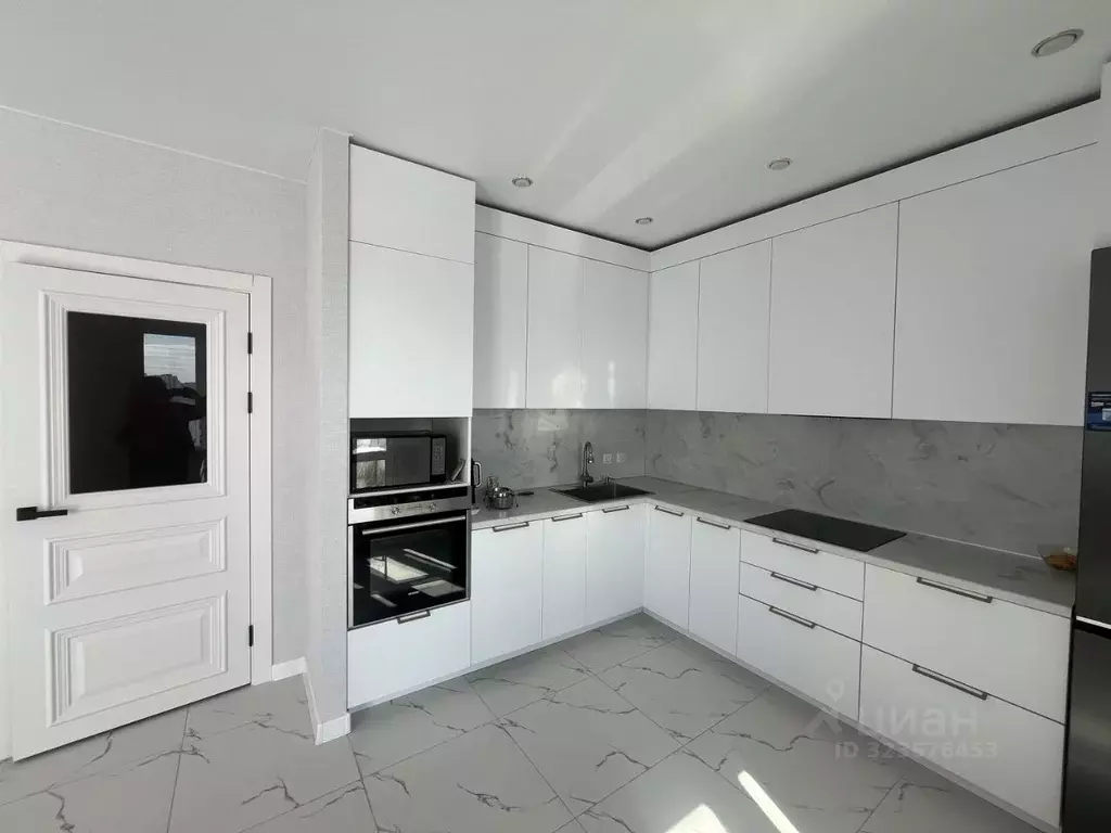 4-к кв. Удмуртия, Ижевск ул. Анатолия Тарасова, 7 (90.0 м) - Фото 2