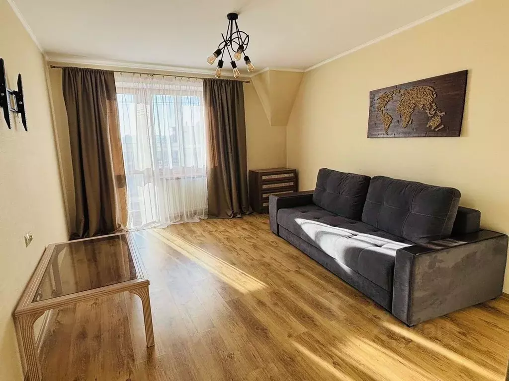 2-к кв. Калининградская область, Калининград ул. Куйбышева, 100 (56.0 ... - Фото 1