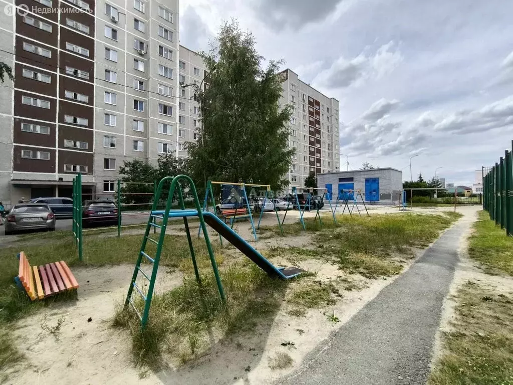 3-комнатная квартира: Тюмень, улица Мельникайте, 136 (63.7 м) - Фото 0