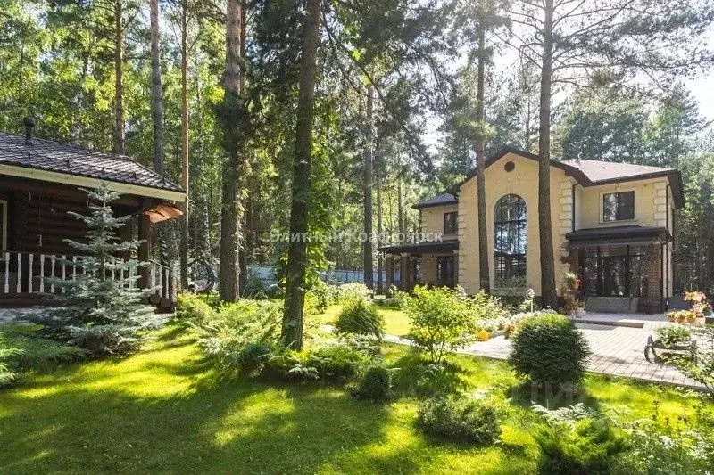 Коттедж в Кемеровская область, Междуреченск Геолог дп,  (262 м) - Фото 1