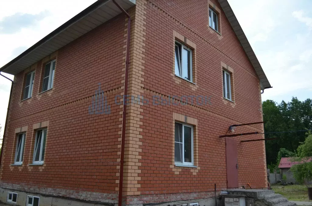 Дом в микрорайон Львовский, улица Орджоникидзе, 7 (227 м) - Фото 1